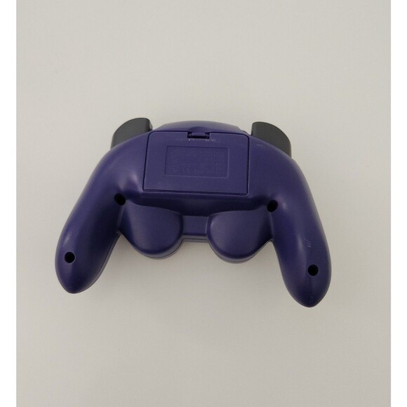 Pelican G3 Purple Wireless Controller for Nintendo GameCube NO RECEIVER - Picture 3 of 4